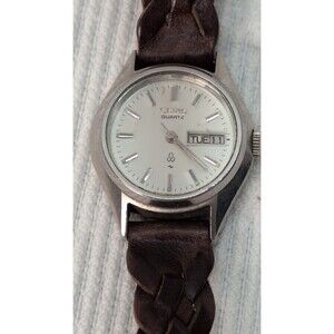 Seiko Womens 2626-0100 Watch Silver Tone Case Dial Leather Wrist Band Adjustable
